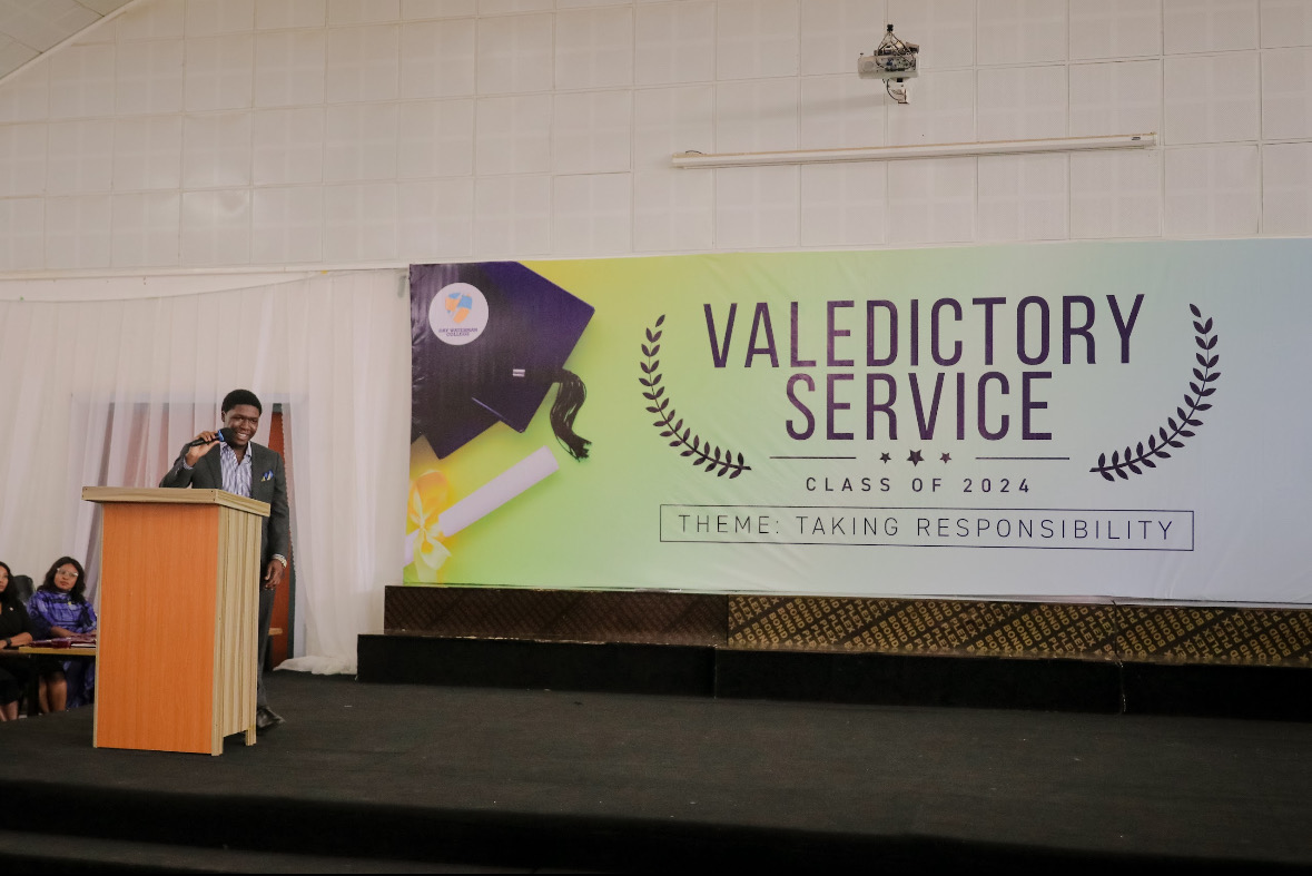 David addressing the Class of 2024 at the Day Waterman College Valedictory Service